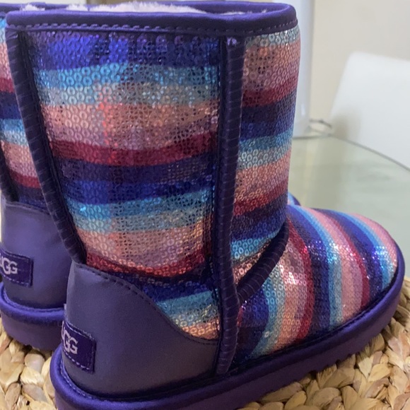 Boots - Picture 2 of 5